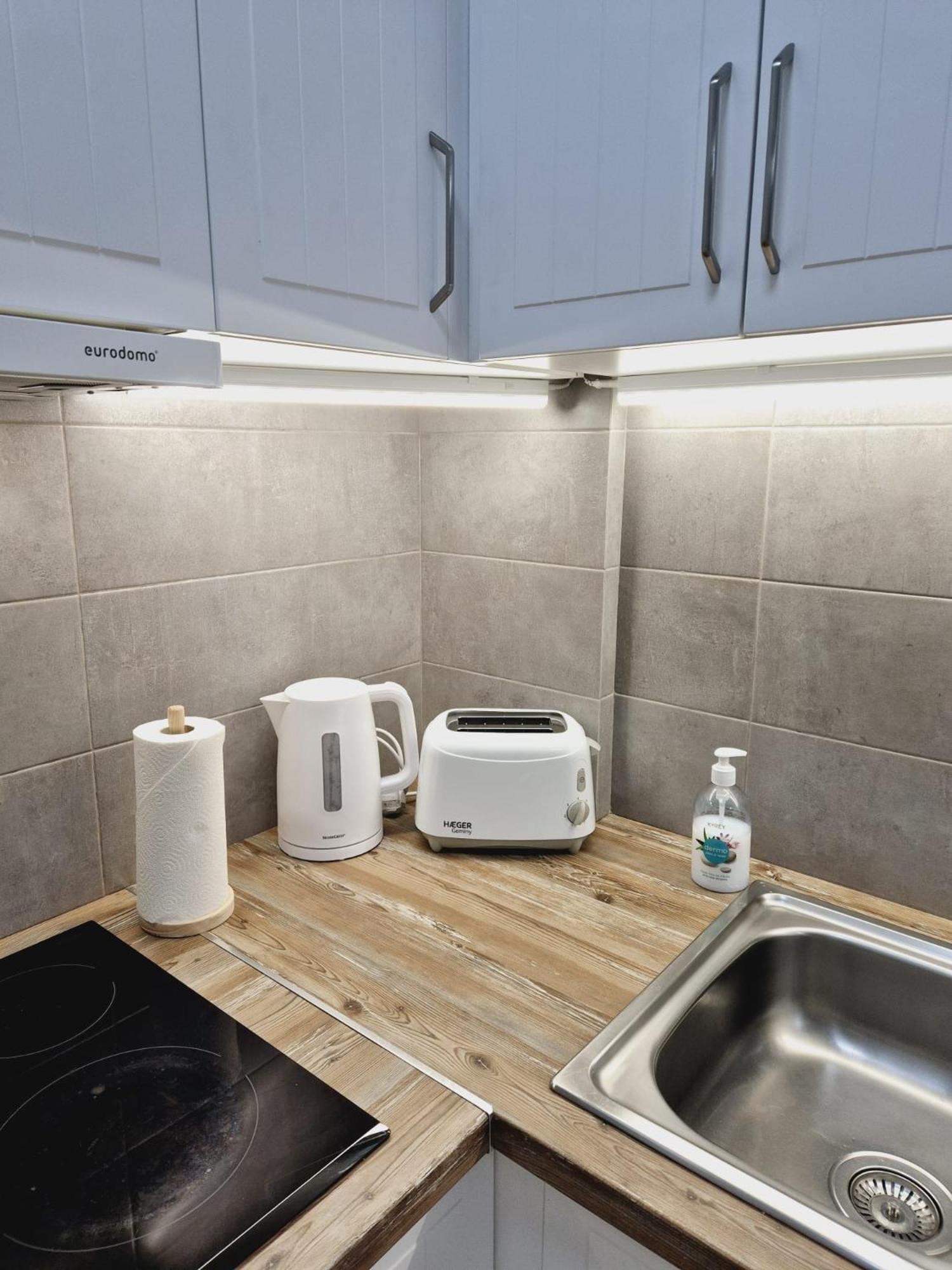 La Casa De Veronica - Serene Apartment With Shared Pool, Steps From The Beach Torrevieja Exterior foto