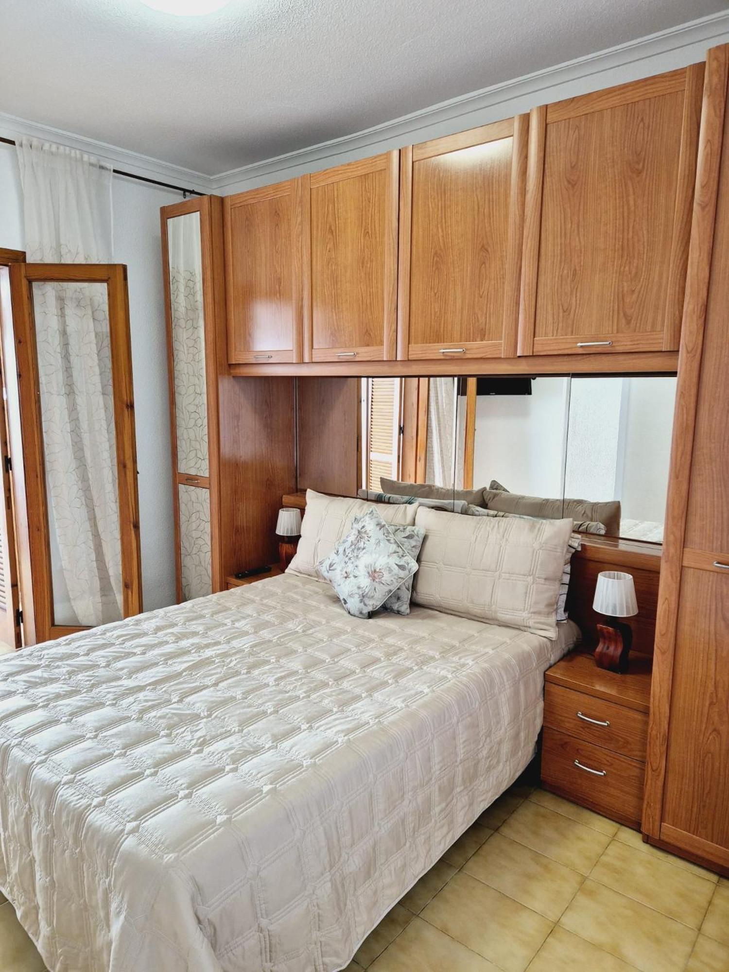 La Casa De Veronica - Serene Apartment With Shared Pool, Steps From The Beach Torrevieja Exterior foto