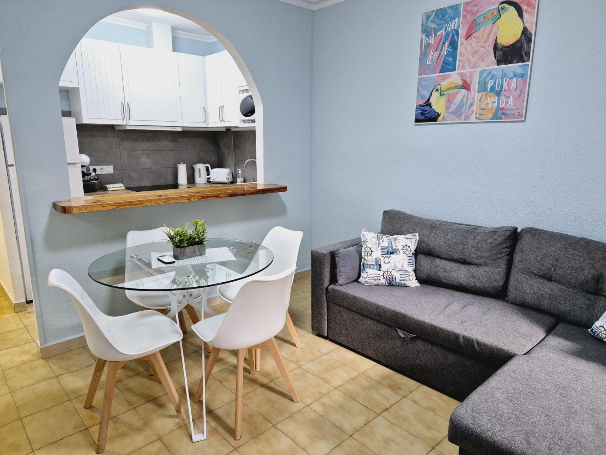 La Casa De Veronica - Serene Apartment With Shared Pool, Steps From The Beach Torrevieja Exterior foto